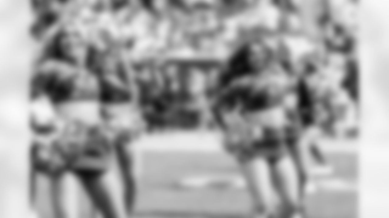 TAMPA, FL - November 09, 2025 - Tampa Bay Buccaneers Cheerleaders before the game between the New England Patriots and Tampa Bay Buccaneers. The Bucs lost the game, 28-23. Photo By Tori Richman/Tampa Bay Buccaneers