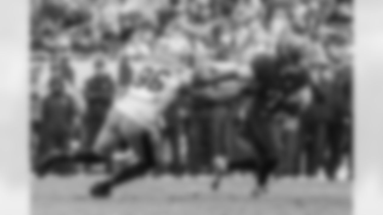 TAMPA, FL - December 07, 2025 - The Tampa Bay Buccaneers and New Orleans Saints during a regular season game at Raymond James Stadium. The Bucs lost the game, 24-20. Photo By Doug DeFelice/Tampa Bay Buccaneers