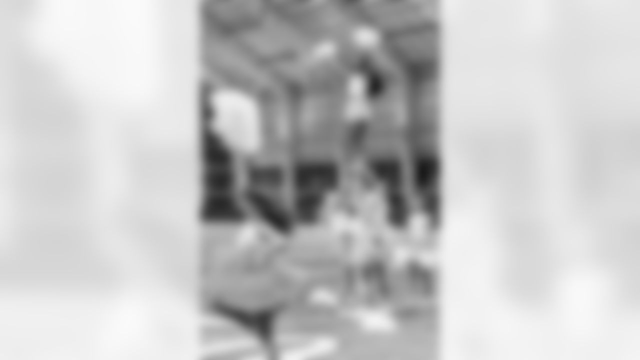 TAMPA, FL - December 09, 2025 - Tampa Bay Buccaneers Cheerleaders during Field Rehearsal at AdventHealth Training Center. Photo By Tori Richman/Tampa Bay Buccaneers