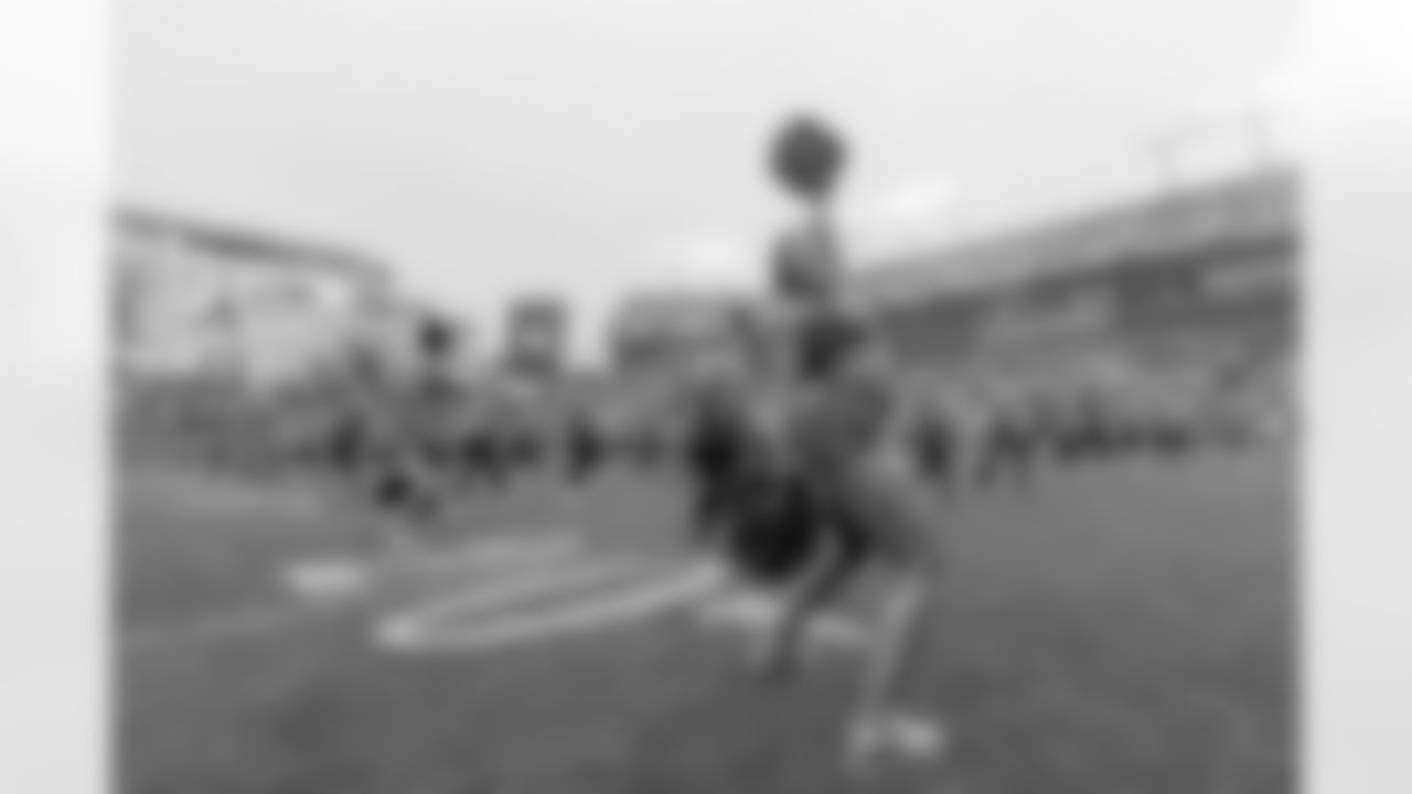 TAMPA, FL - December 07, 2025 - The Tampa Bay Buccaneers and New Orleans Saints during a regular season game at Raymond James Stadium. The Bucs lost the game, 24-20. Photo By Doug DeFelice/Tampa Bay Buccaneers