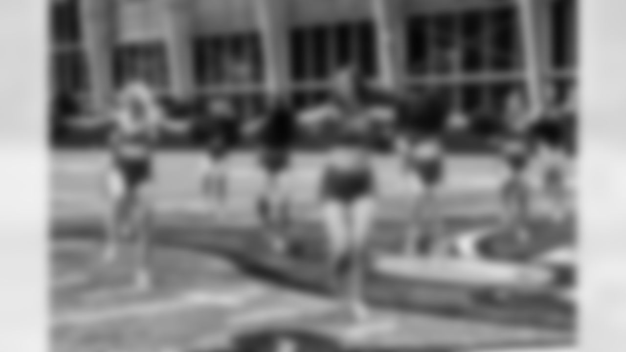 TAMPA, FL - January 02, 2026 - Tampa Bay Buccaneers Cheerleaders field rehearsal at AdventHealth Training Center. Photo By Tori Richman/Tampa Bay Buccaneers