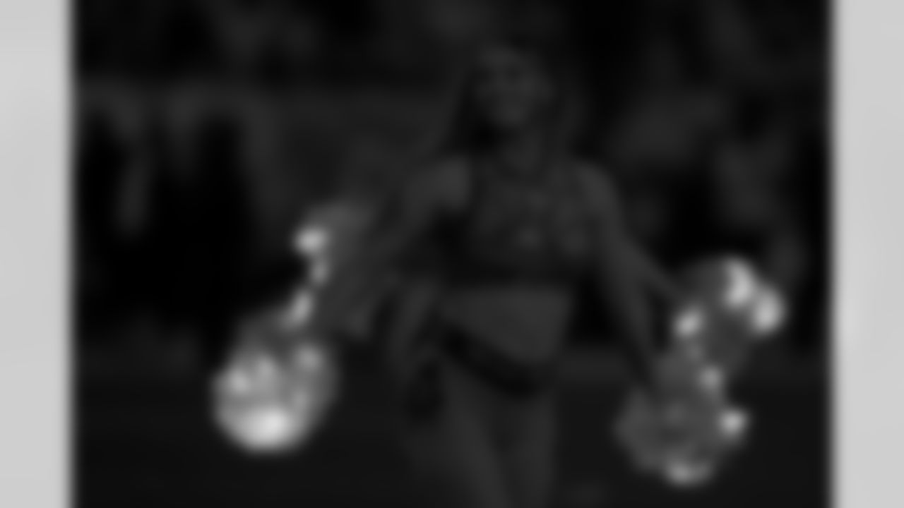 TAMPA, FL - January 03, 2026 - The Carolina Panthers and Tampa Bay Buccaneers play a regular season game at Raymond James Stadium. The Bucs won the game, 16-14. Photo By Kyle Zedaker/Tampa Bay Buccaneers