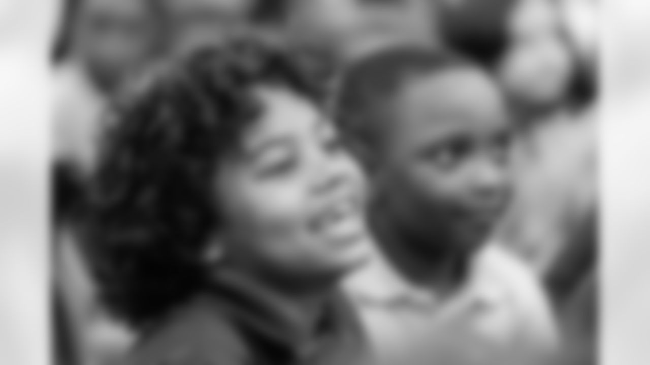 TAMPA, FL - March 03, 2026 - The Tampa Bay Buccaneers and Dr. Seuss Enterprises celebrate National Reading Month at Potter Elementary School. Photo By Doug DeFelice/Tampa Bay Buccaneers