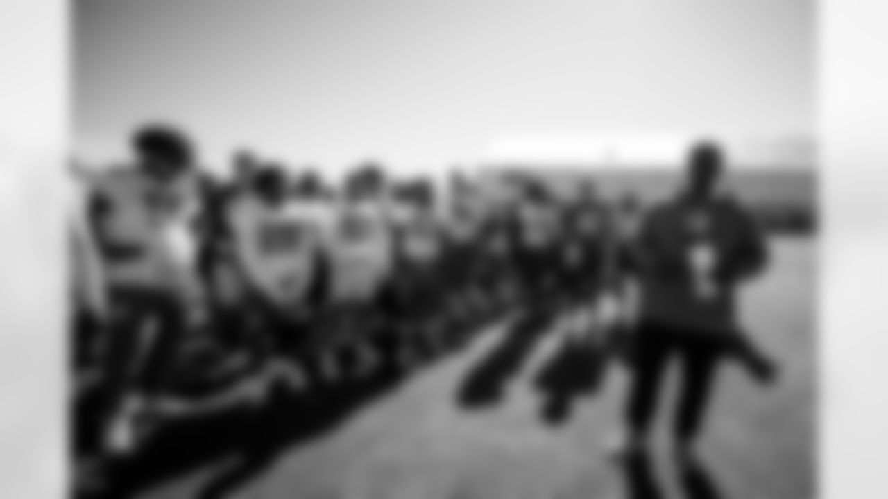 TAMPA, FL - November 28, 2025 - The Tampa Bay Buccaneers during practice at AdventHealth Training Center. Photo By Kyle Zedaker/Tampa Bay Buccaneers