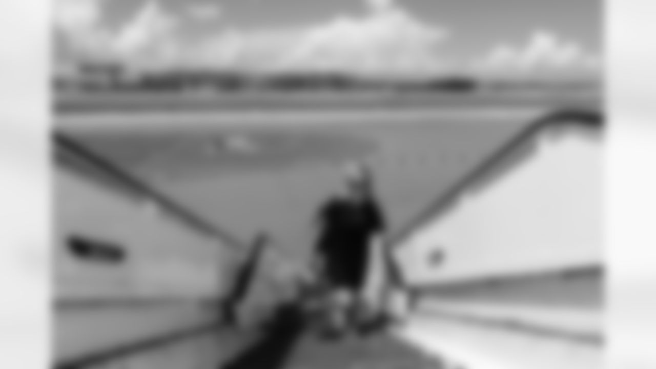 ATLANTA, GA - September 06, 2025 - Luxury Suite Excursion departs for the game between the Tampa Bay Buccaneers and Atlanta Falcons. The Bucs won the game, 23-20. Photo By Doug DeFelice/Tampa Bay Buccaneers