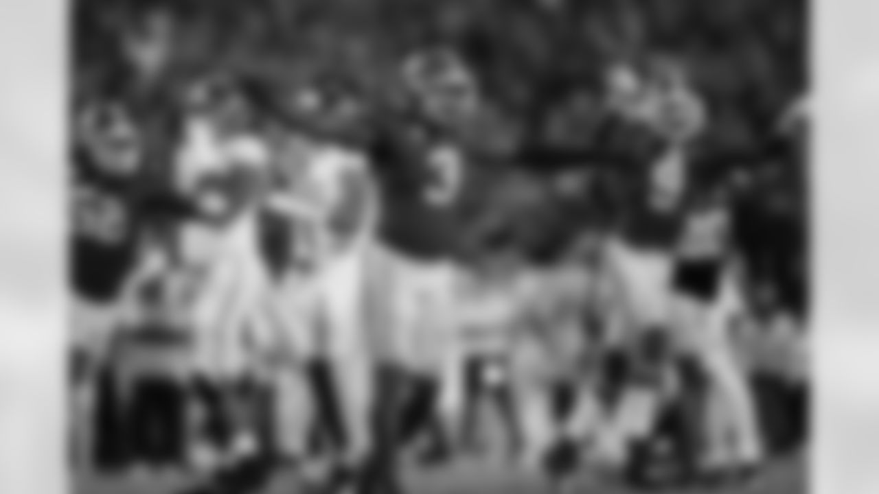 Georgia Bulldogs linebacker CJ Allen (3) reacts after a missed field goal during the second half of an NCAA college football game against Alabama, Saturday, Sept. 27, 2025, in Athens, Ga. (AP Photo/Colin Hubbard)