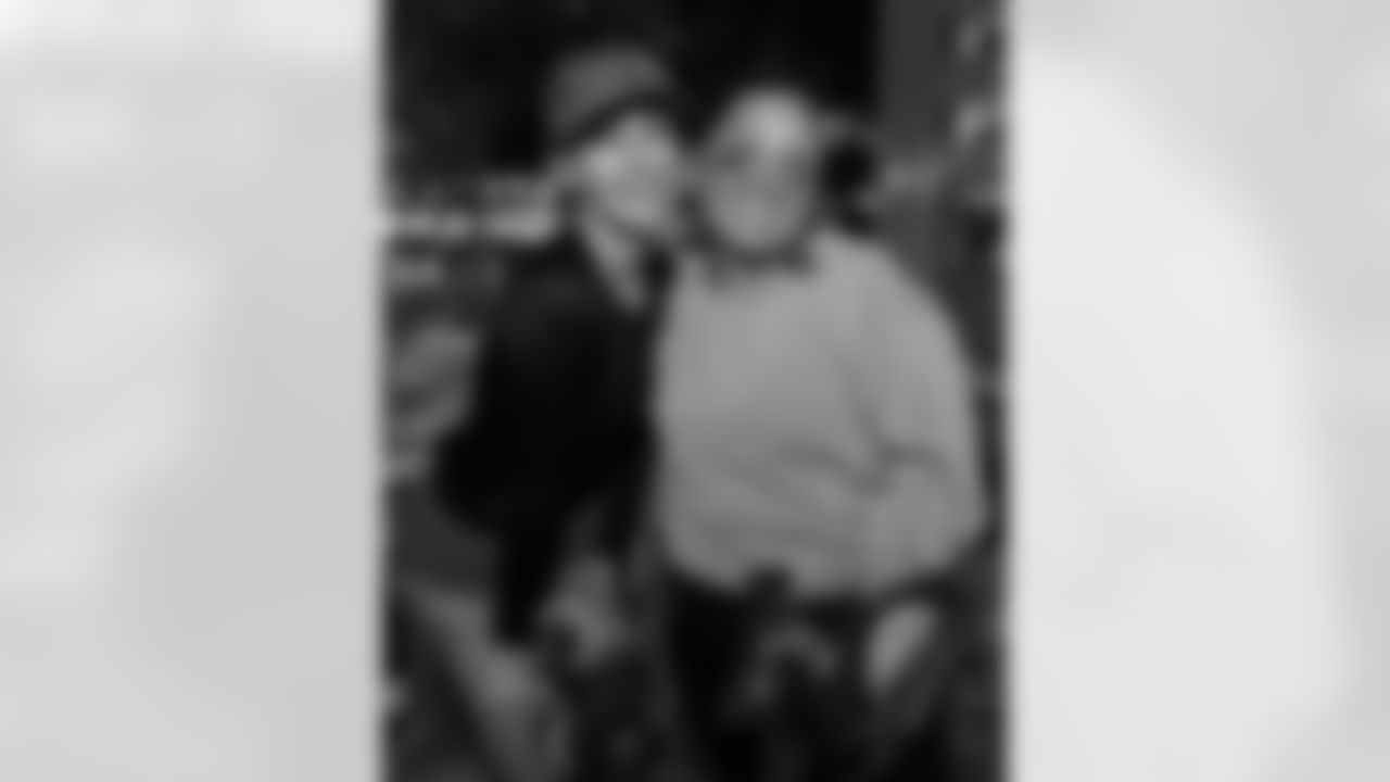 ST. PETERSBURG, FL - November 13, 2025 - Participants during "Bucs Run" Raise The Flags event with Pinellas Run Club at Park & Rec in St. Petersburg. Photo By Doug DeFelice/Tampa Bay Buccaneers