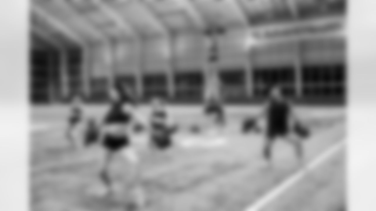 TAMPA, FL - November 20, 2025 - Tampa Bay Buccaneers Cheerleaders during Field Rehearsal at AdventHealth Training Center. Photo By Tori Richman/Tampa Bay Buccaneers