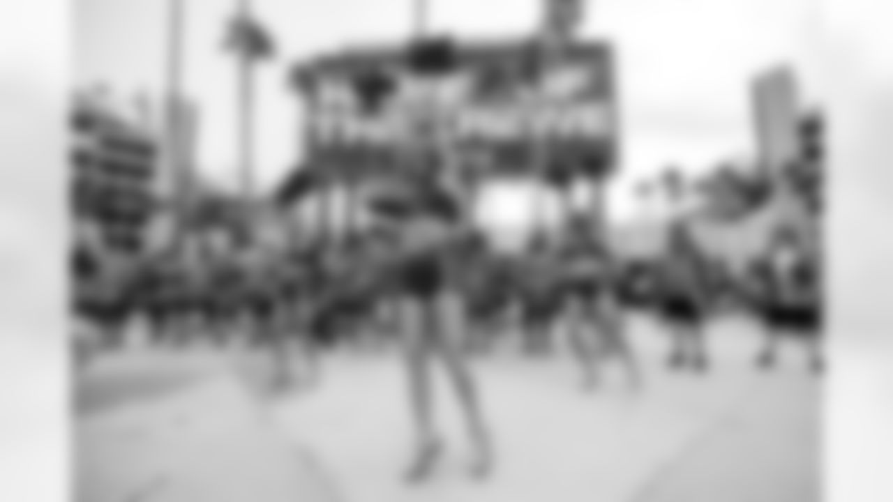 TAMPA, FL - January 03, 2026 - The Carolina Panthers and Tampa Bay Buccaneers play a regular season game at Raymond James Stadium. The Bucs won the game, 16-14. Photo By Dave Pullis/Tampa Bay Buccaneers