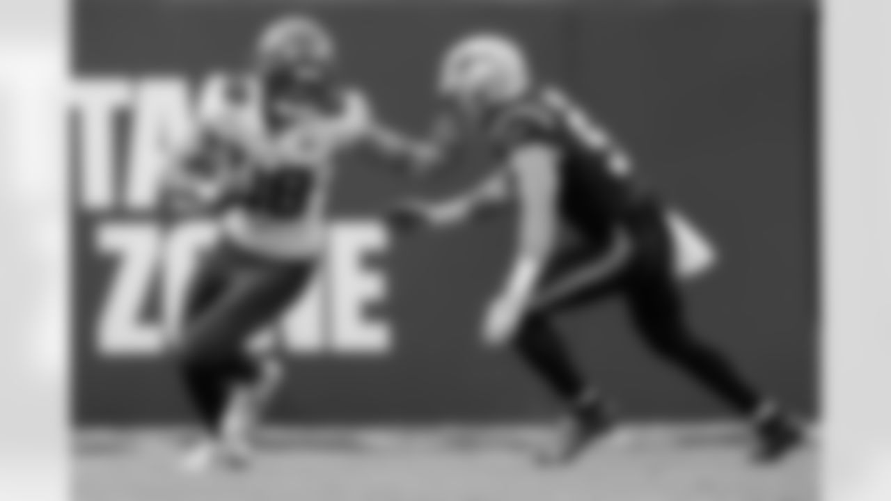 TAMPA, FL - November 09, 2025 - Tight End Cade Otton #88 of the Tampa Bay Buccaneers during the game between the New England Patriots and Tampa Bay Buccaneers. The Bucs lost the game, 28-23. Photo By Doug DeFelice/Tampa Bay Buccaneers