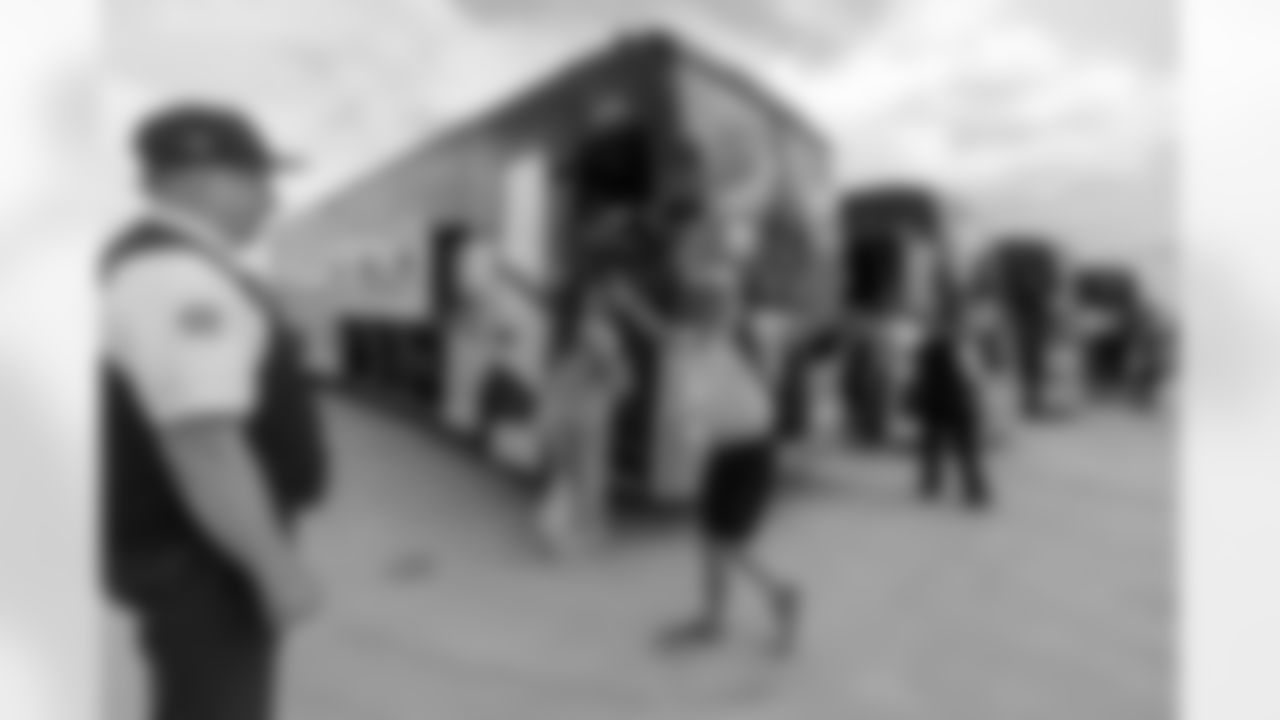 ATLANTA, GA - September 06, 2025 - Luxury Suite Excursion arrives for the game between the Tampa Bay Buccaneers and Atlanta Falcons. The Bucs won the game, 23-20. Photo By Doug DeFelice/Tampa Bay Buccaneers