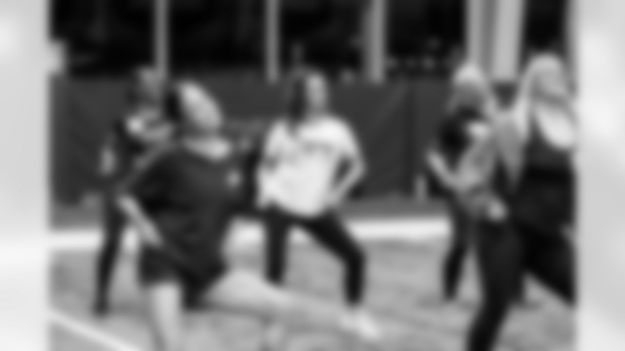 TAMPA, FL - November 19, 2025 - Tampa Bay Buccaneers Cheerleaders and Alumni during Field Rehearsal at AdventHealth Training Center. Photo By Tori Richman/Tampa Bay Buccaneers