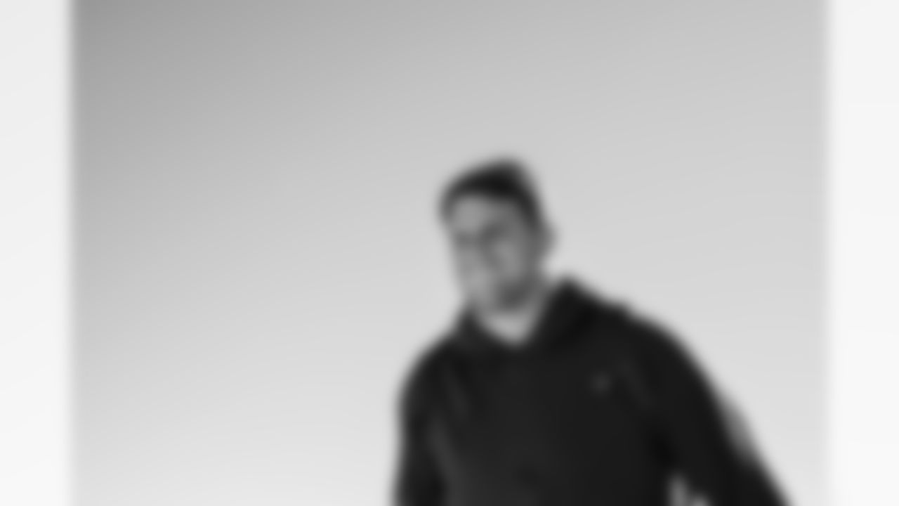 TAMPA, FL - December 20, 2025 - The Tampa Bay Buccaneers depart before the Week 16 game against the Carolina Panthers. Photo By Tori Richman/Tampa Bay Buccaneers