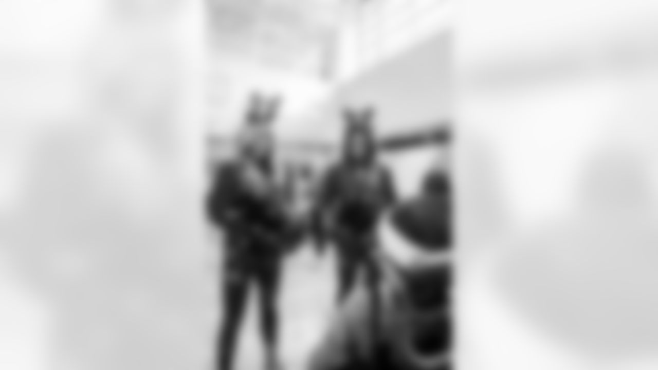 ST. PETERSBURG, FL - December 16, 2025 - Rookie Club visit to Johns Hopkins All Children's Hospital. Photo By Tori Richman/Tampa Bay Buccaneers