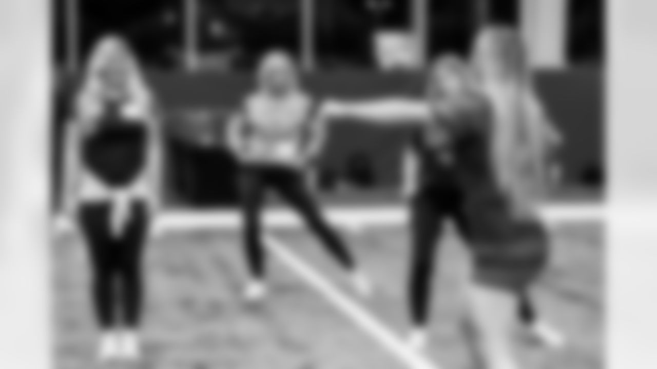 TAMPA, FL - November 19, 2025 - Tampa Bay Buccaneers Cheerleaders and Alumni during Field Rehearsal at AdventHealth Training Center. Photo By Tori Richman/Tampa Bay Buccaneers