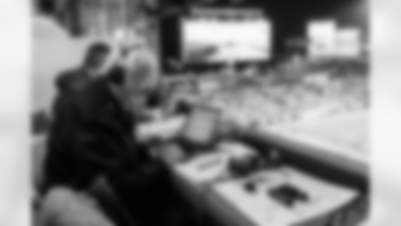 TAMPA, FL - January 03, 2026 - The Carolina Panthers and Tampa Bay Buccaneers play a regular season game at Raymond James Stadium. The Bucs won the game, 16-14. Photo By Dave Pullis/Tampa Bay Buccaneers