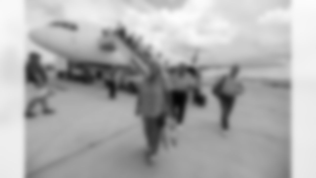 ATLANTA, GA - September 06, 2025 - Luxury Suite Excursion arrives for the game between the Tampa Bay Buccaneers and Atlanta Falcons. The Bucs won the game, 23-20. Photo By Doug DeFelice/Tampa Bay Buccaneers