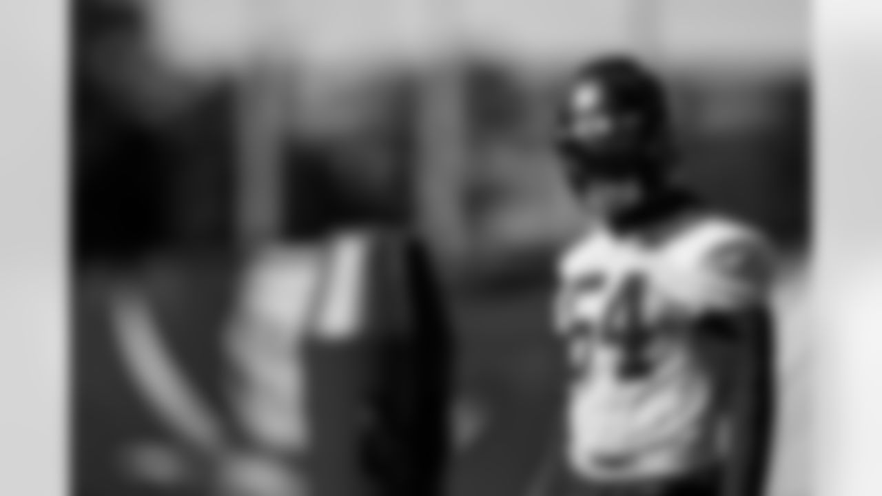 TAMPA, FL - December 31, 2025 - Week 18 Practice at AdventHealth Training Center. Photo By Tori Richman/Tampa Bay Buccaneers