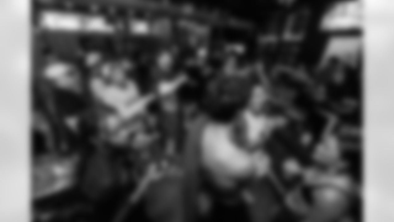 ST. PETERSBURG, FL - November 13, 2025 - Participants during "Bucs Run" Raise The Flags event with Pinellas Run Club at Park & Rec in St. Petersburg. Photo By Doug DeFelice/Tampa Bay Buccaneers