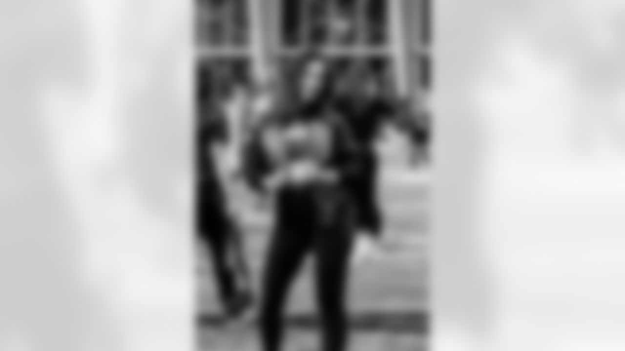 TAMPA, FL - November 19, 2025 - Tampa Bay Buccaneers Cheerleaders and Alumni during Field Rehearsal at AdventHealth Training Center. Photo By Tori Richman/Tampa Bay Buccaneers