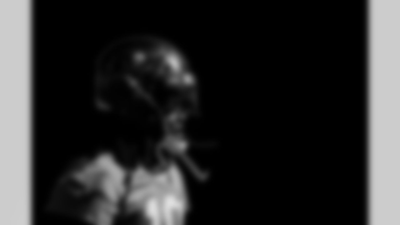 TAMPA, FL - November 13, 2025 - Quarterback Teddy Bridgewater #10 of the Tampa Bay Buccaneers during practice at AdventHealth Training Center. Photo By Kyle Zedaker/Tampa Bay Buccaneers