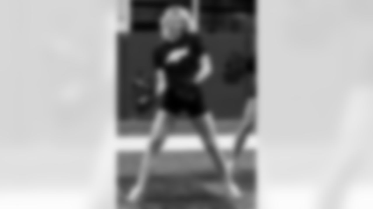 TAMPA, FL - December 04, 2025 - Tampa Bay Buccaneers Cheerleaders field rehearsal at AdventHealth Training Center. Photo By Tori Richman/Tampa Bay Buccaneers