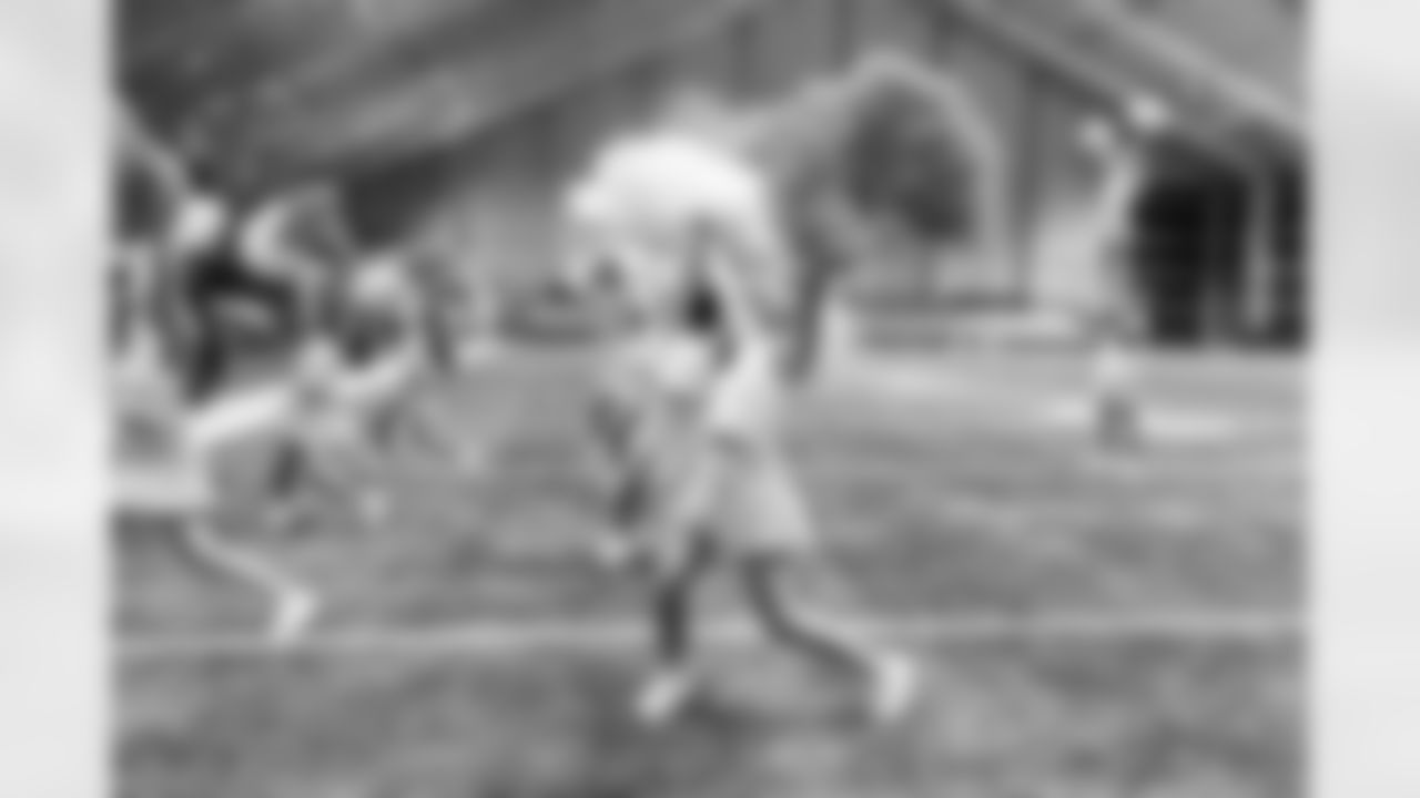 TAMPA, FL - December 09, 2025 - Tampa Bay Buccaneers Cheerleaders during Field Rehearsal at AdventHealth Training Center. Photo By Tori Richman/Tampa Bay Buccaneers