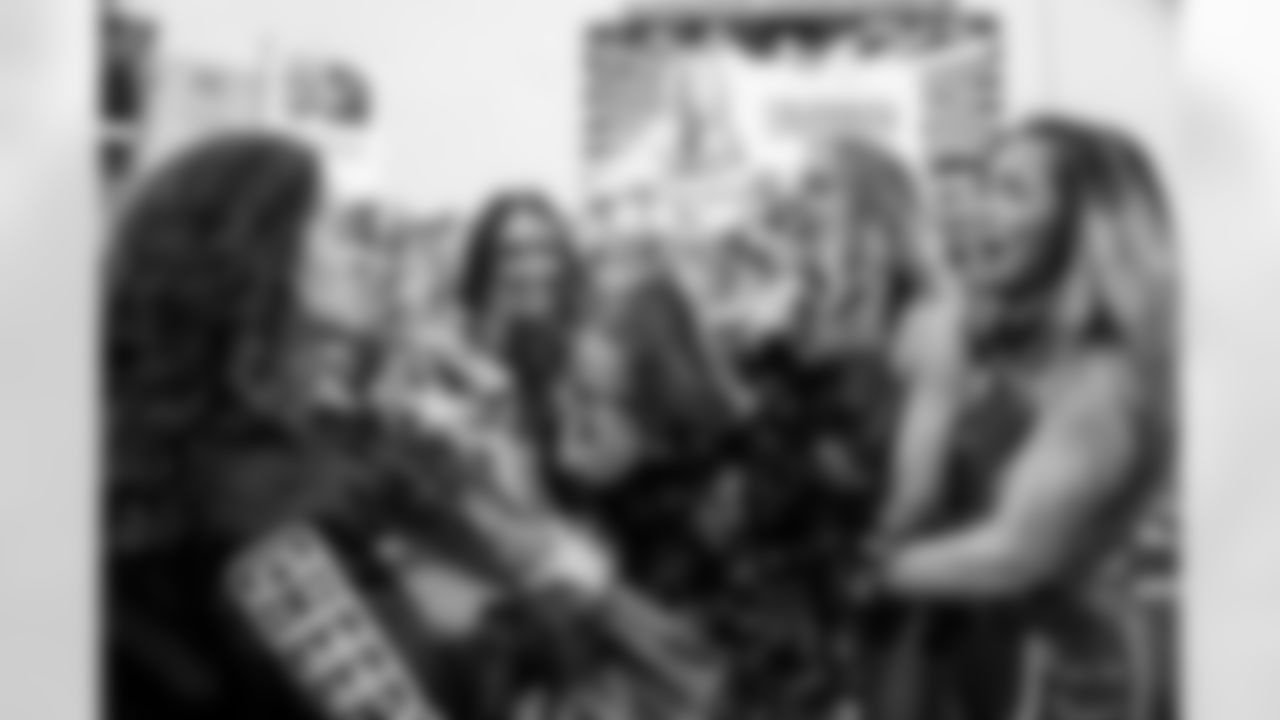 TAMPA, FL - December 07, 2025 - The Tampa Bay Buccaneers and New Orleans Saints during a regular season game at Raymond James Stadium. The Bucs lost the game, 24-20. Photo By Tori Richman/Tampa Bay Buccaneers