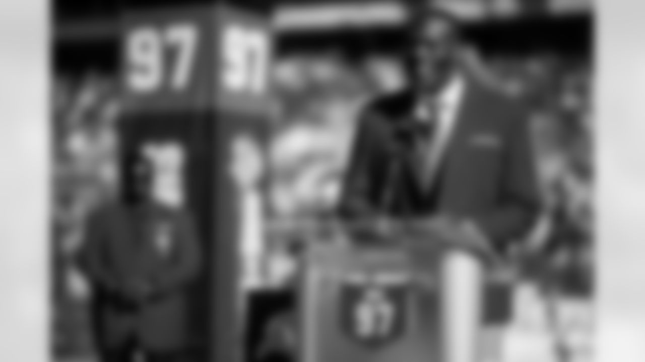 TAMPA, FL - November 30, 2025 - Buccaneers Legend Simeon Rice during Rice's Ring of Honor induction ceremony at halftime of the game between the Arizona Cardinals and Tampa Bay Buccaneers. The Bucs won the game, 20-17. Photo By Kyle Zedaker/Tampa Bay Buccaneers