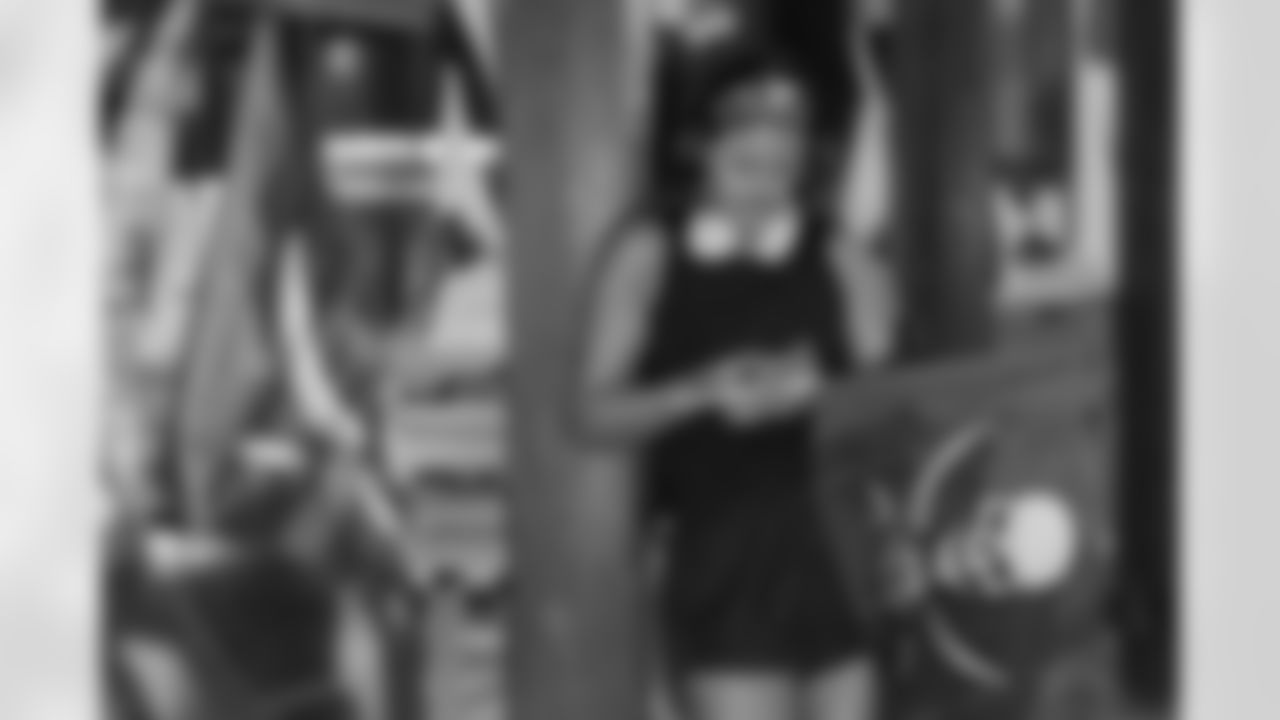 ST. PETERSBURG, FL - November 13, 2025 - "Bucs Run" Raise The Flags event with Pinellas Run Club at Park & Rec in St. Petersburg. Photo By Doug DeFelice/Tampa Bay Buccaneers