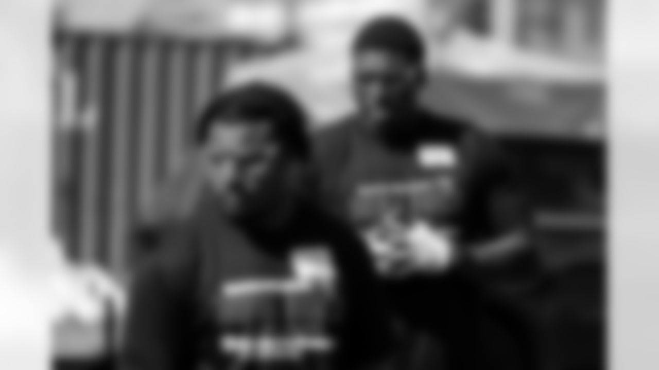 TAMPA, FL - November 18, 2025 - Outside Linebacker Yaya Diaby #0 of the Tampa Bay Buccaneers during a home build with Habitat for Humanity of Tampa Bay Hillsborough. Photo By Doug DeFelice/Tampa Bay Buccaneers