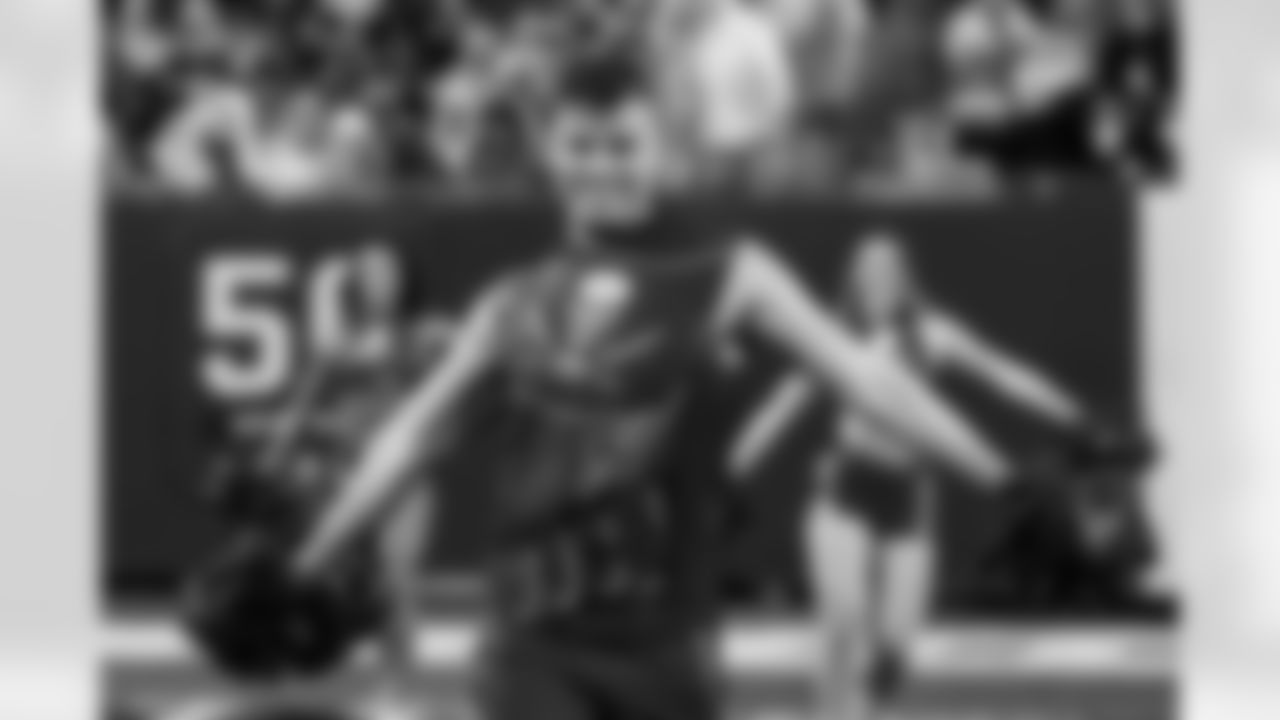 TAMPA, FL - January 03, 2026 - The Carolina Panthers and Tampa Bay Buccaneers play a regular season game at Raymond James Stadium. The Bucs won the game, 16-14. Photo By Tori Richman/Tampa Bay Buccaneers