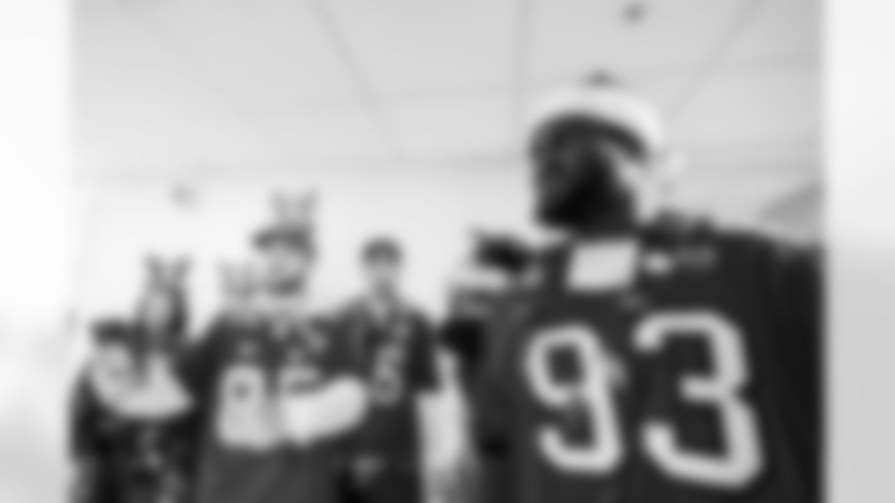 ST. PETERSBURG, FL - December 16, 2025 - Rookie Club visit to Johns Hopkins All Children's Hospital. Photo By Tori Richman/Tampa Bay Buccaneers