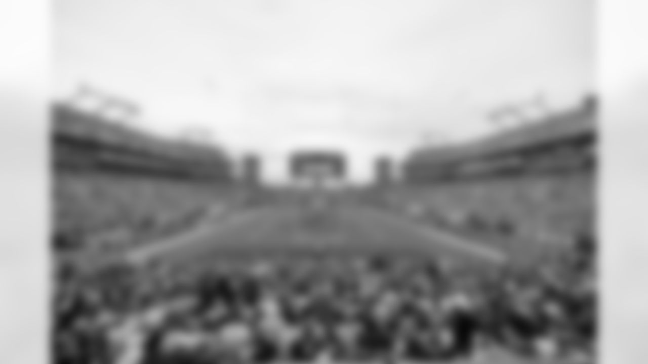 TAMPA, FL - November 09, 2025 - A general view from the 100 level during the game between the New England Patriots and Tampa Bay Buccaneers. The Bucs lost the game, 28-23. Photo By Dave Pullis/Tampa Bay Buccaneers