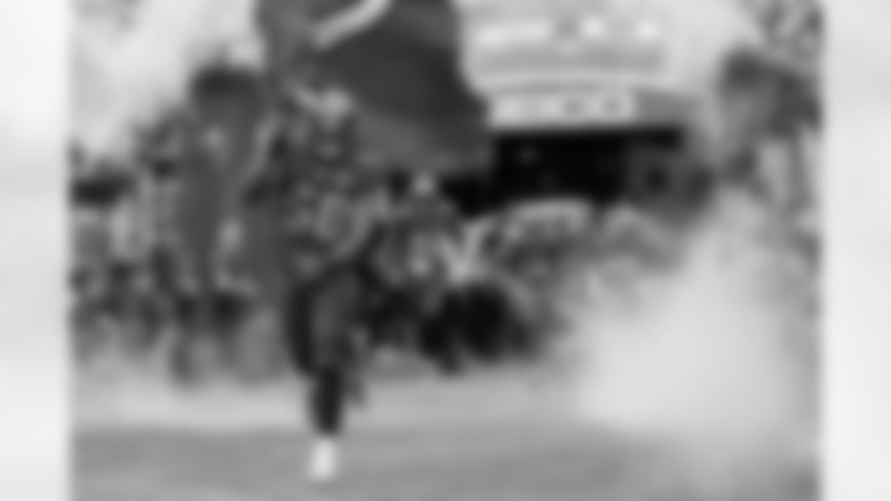 TAMPA, FL - December 07, 2025 - The Tampa Bay Buccaneers and New Orleans Saints during a regular season game at Raymond James Stadium. The Bucs lost the game, 24-20. Photo By Doug DeFelice/Tampa Bay Buccaneers