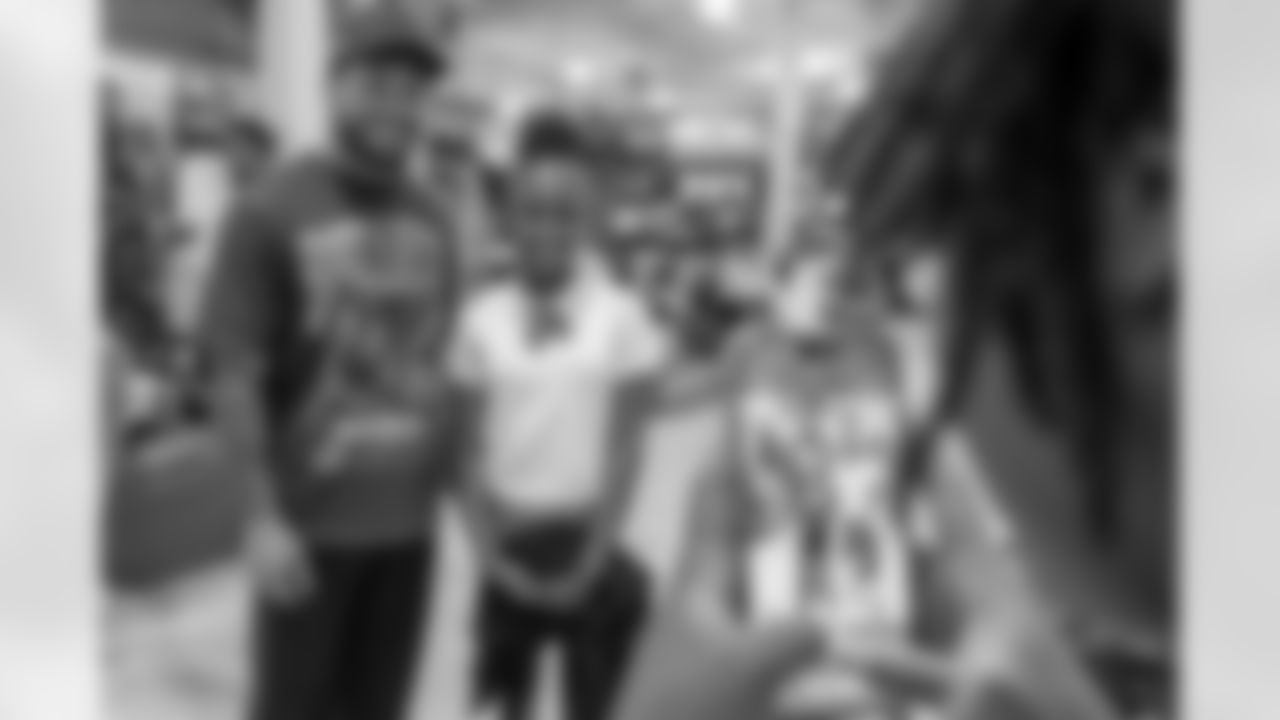 TAMPA, FL - December 16, 2025 - Antoine Winfield Jr. Holiday Shopping Spree at Dick's House of Sport International Plaza. Photo By Mike Carlson/Tampa Bay Buccaneers