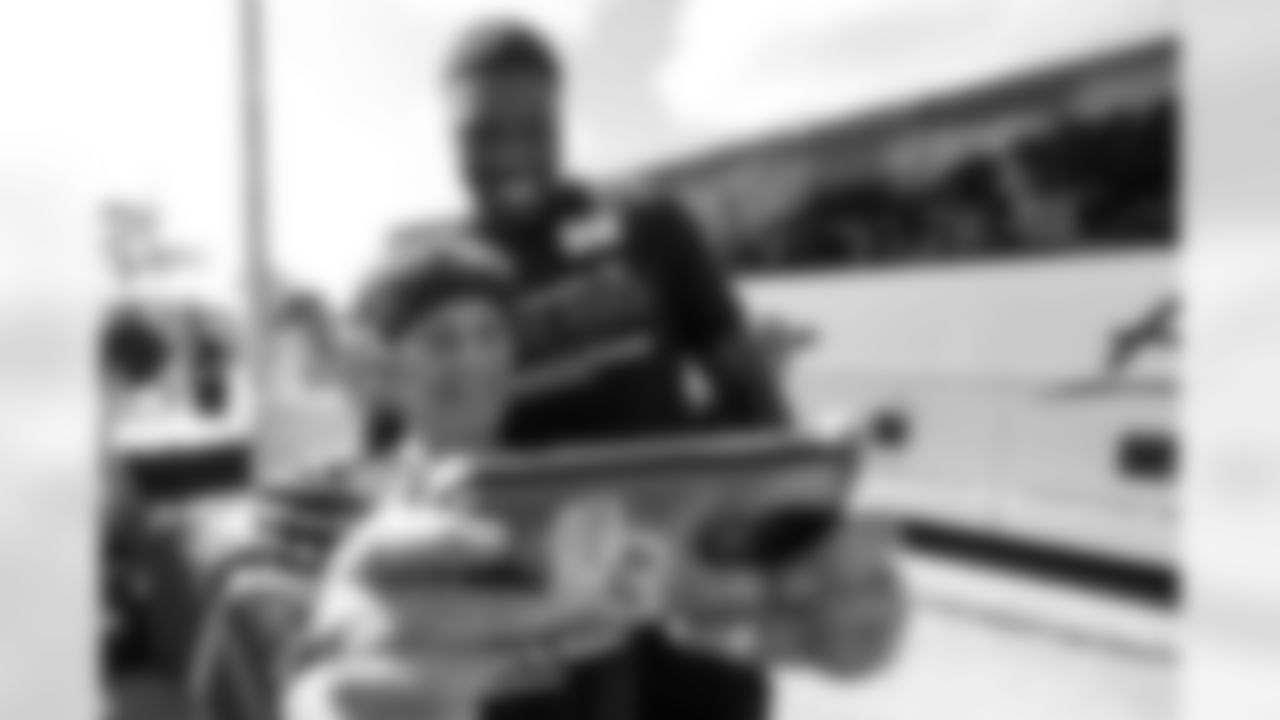 TAMPA, FL - November 18, 2025 - Outside Linebacker Yaya Diaby #0 of the Tampa Bay Buccaneers during a home build with Habitat for Humanity of Tampa Bay Hillsborough. Photo By Doug DeFelice/Tampa Bay Buccaneers