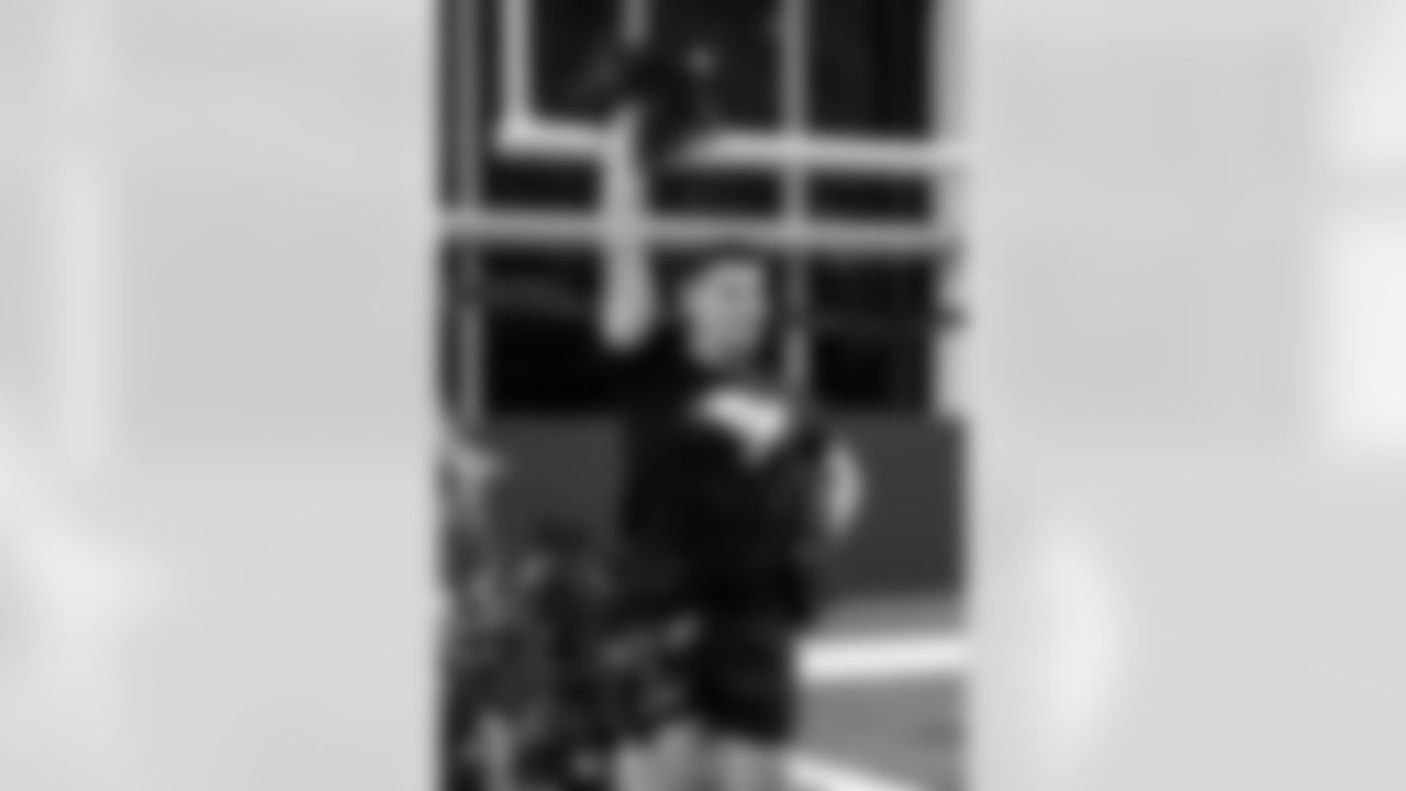 TAMPA, FL - December 04, 2025 - Tampa Bay Buccaneers Cheerleaders field rehearsal at AdventHealth Training Center. Photo By Tori Richman/Tampa Bay Buccaneers