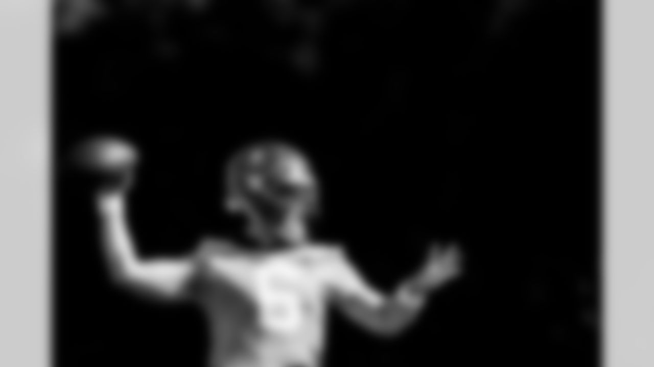 TAMPA, FL - December 17, 2025 - Week 16 practice at AdventHealth Training Center. Photo By Tori Richman/Tampa Bay Buccaneers