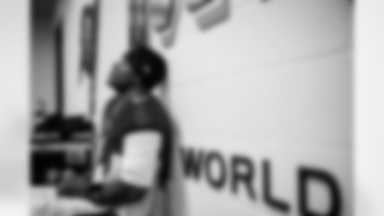 TAMPA, FL - November 30, 2025 - Running Back Bucky Irving #7 of the Tampa Bay Buccaneers before the game between the Arizona Cardinals and Tampa Bay Buccaneers. The Bucs won the game, 20-17. Photo By Tori Richman/Tampa Bay Buccaneers