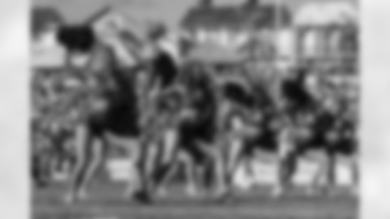 TAMPA, FL - November 30, 2025 - Tampa Bay Buccaneers Cheerleaders during the game between the Arizona Cardinals and Tampa Bay Buccaneers. The Bucs won the game, 20-17. Photo By Mike Carlson/Tampa Bay Buccaneers