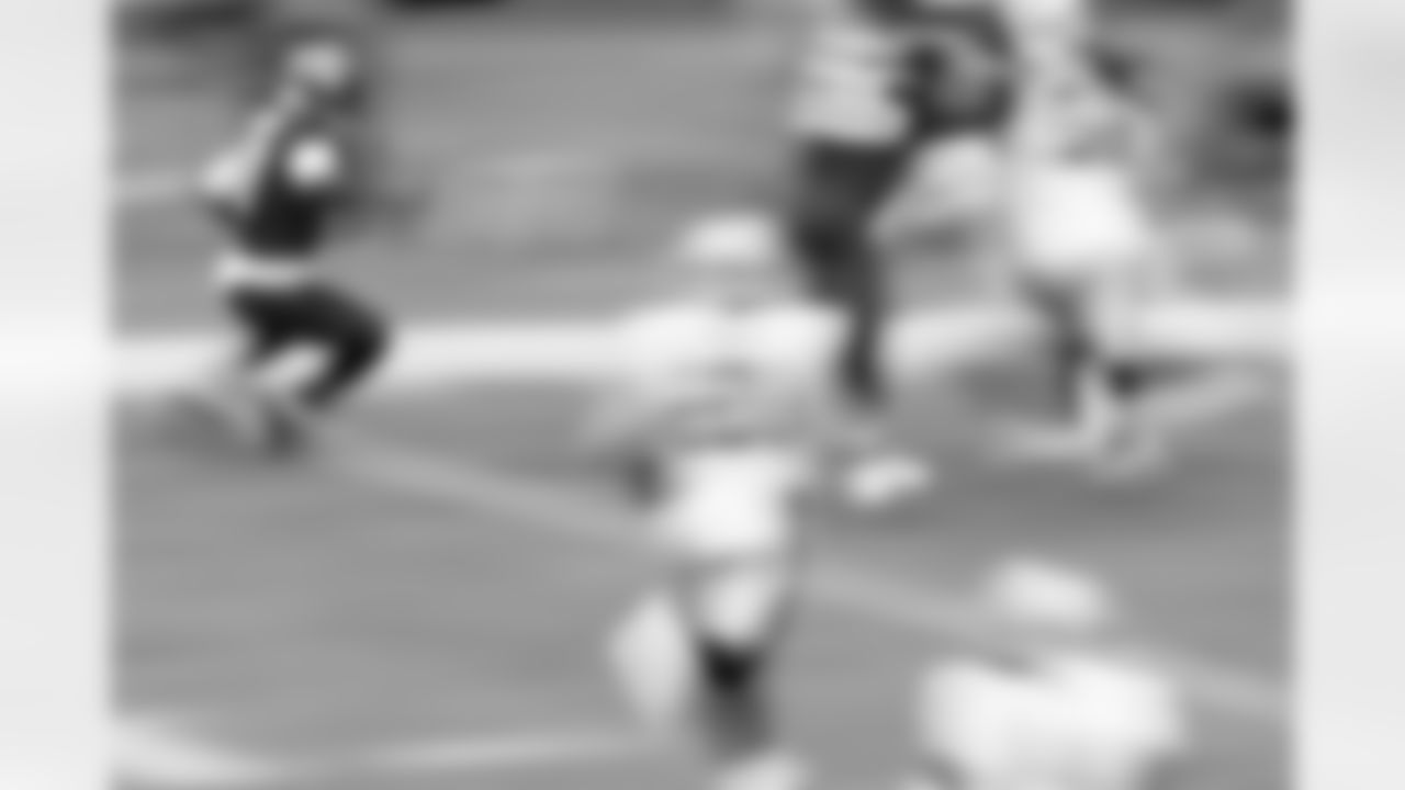 TAMPA, FL - December 07, 2025 - The Tampa Bay Buccaneers and New Orleans Saints during a regular season game at Raymond James Stadium. The Bucs lost the game, 24-20. Photo By Cian Leach/Tampa Bay Buccaneers