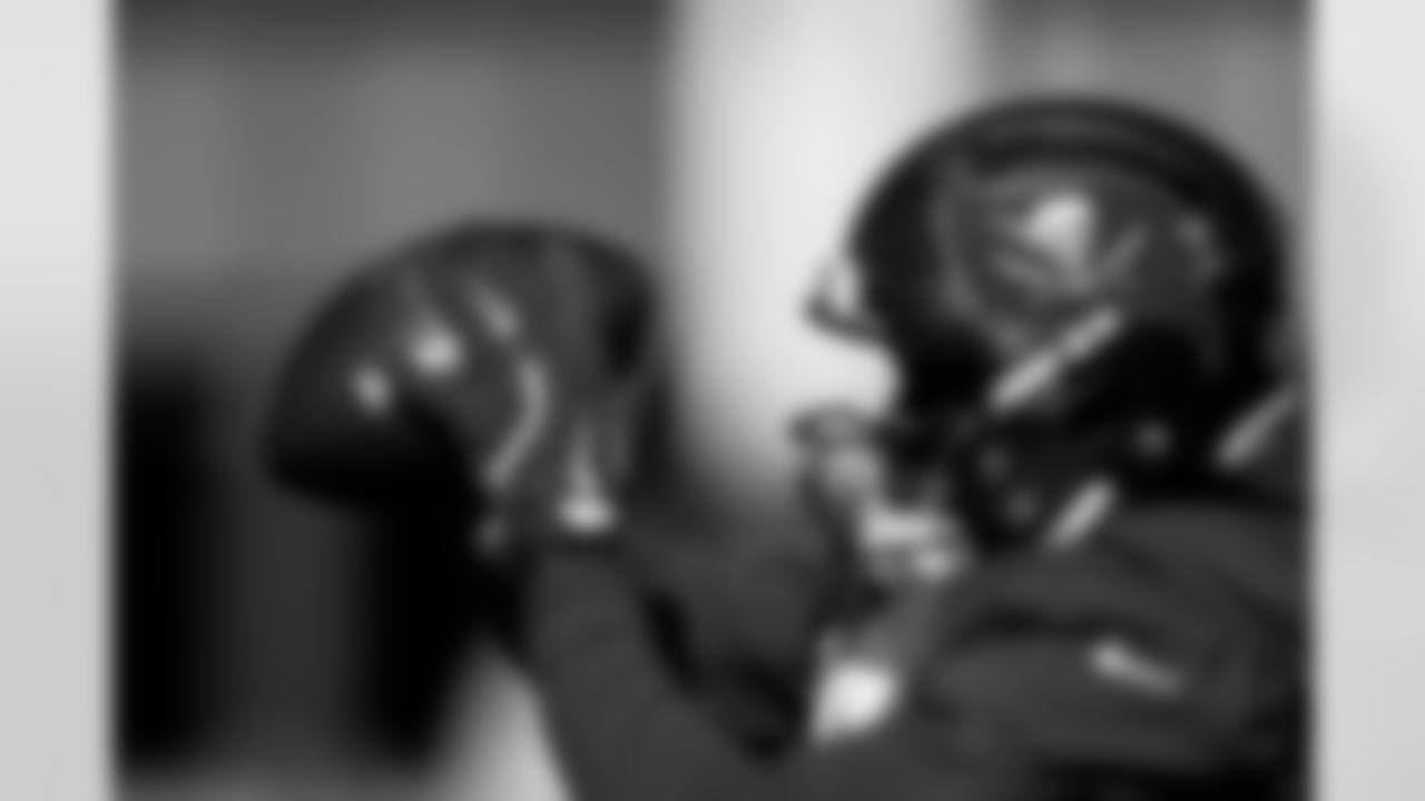 TAMPA, FL - December 31, 2025 - Week 18 Practice at AdventHealth Training Center. Photo By Tori Richman/Tampa Bay Buccaneers