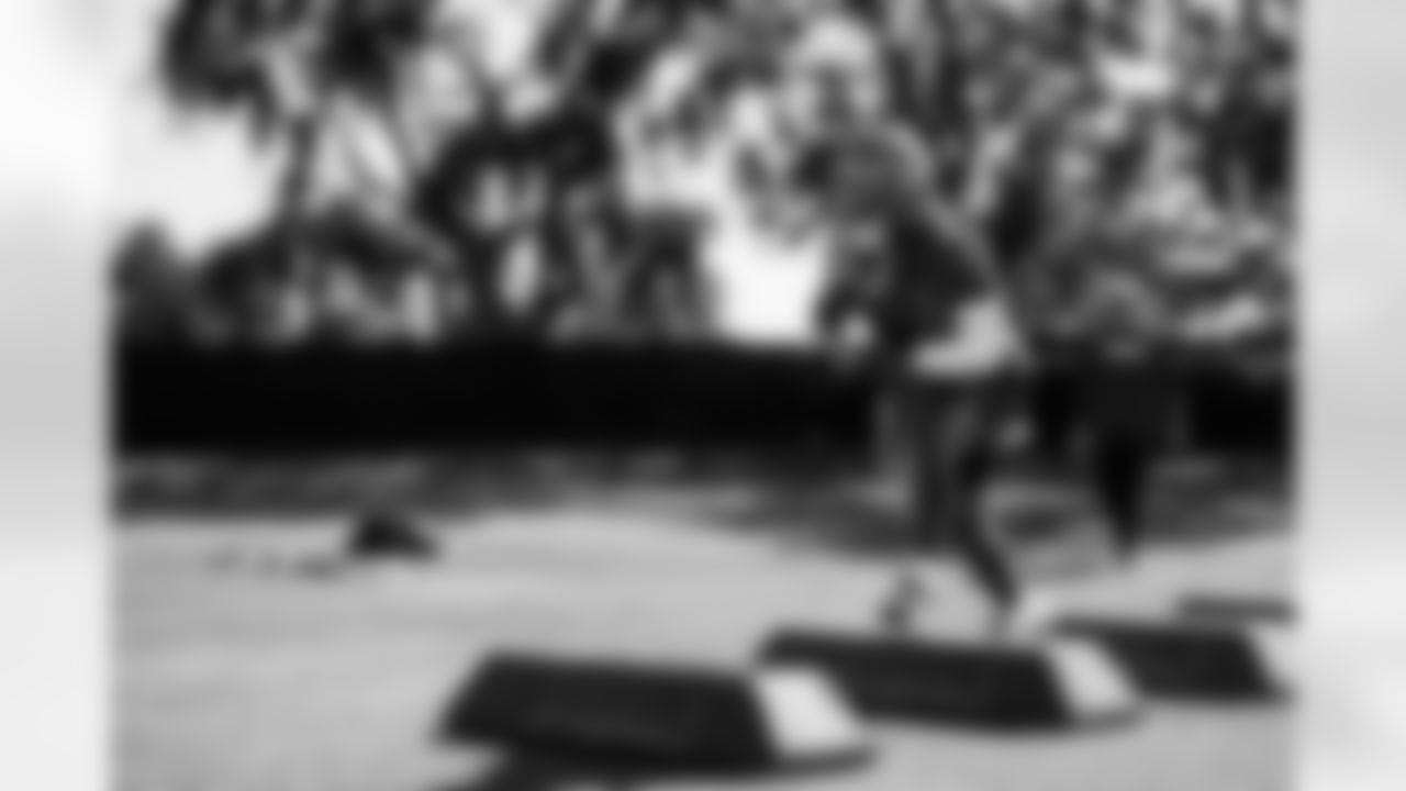 TAMPA, FL - November 20, 2025 - Running Back Bucky Irving #7 of the Tampa Bay Buccaneers during practice at AdventHealth Training Center. Photo By Tori Richman/Tampa Bay Buccaneers