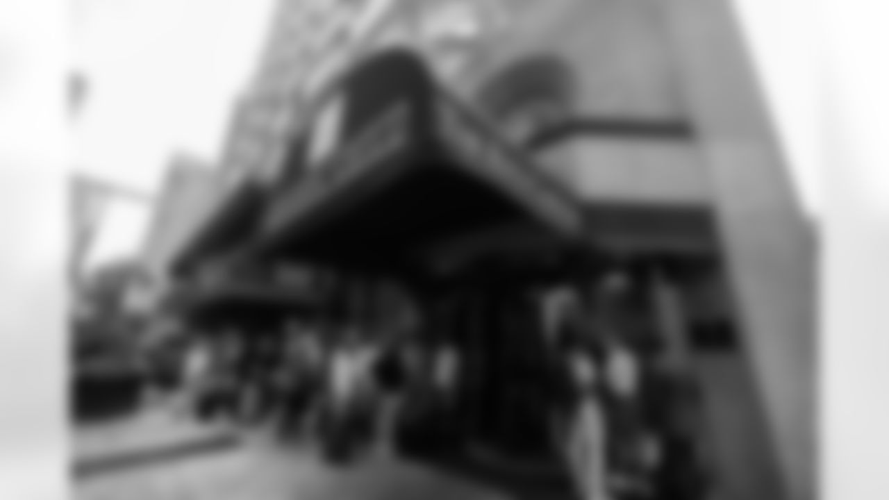 ATLANTA, GA - September 06, 2025 - Luxury Suite Excursion arrives for the game between the Tampa Bay Buccaneers and Atlanta Falcons. The Bucs won the game, 23-20. Photo By Doug DeFelice/Tampa Bay Buccaneers