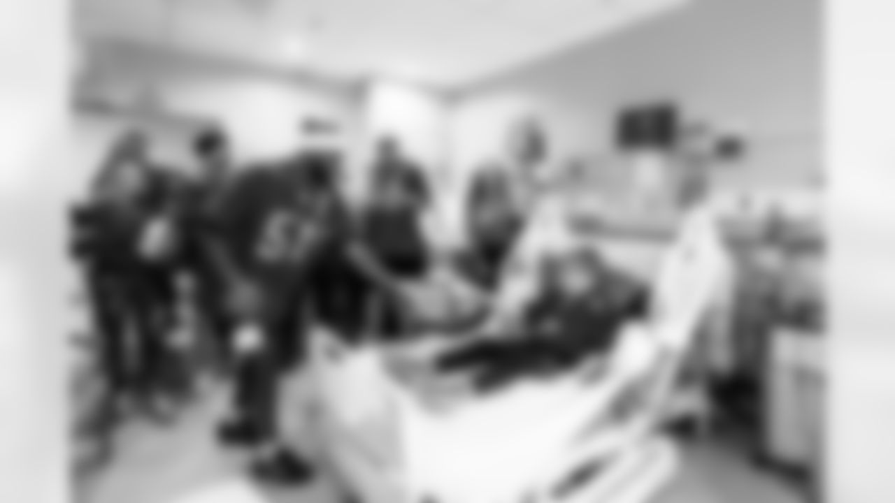 ST. PETERSBURG, FL - December 16, 2025 - Rookie Club visit to Johns Hopkins All Children's Hospital. Photo By Tori Richman/Tampa Bay Buccaneers