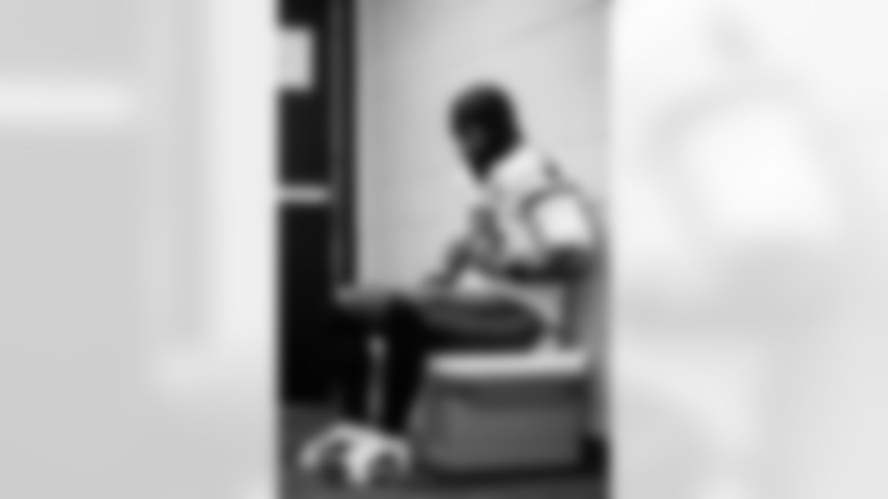 CHARLOTTE, NC - December 21, 2025 - Running Back Bucky Irving #7 of the Tampa Bay Buccaneers before the game between the Tampa Bay Buccaneers and Carolina Panthers. The Bucs lost the game, 23-20. Photo By Kyle Zedaker/Tampa Bay Buccaneers