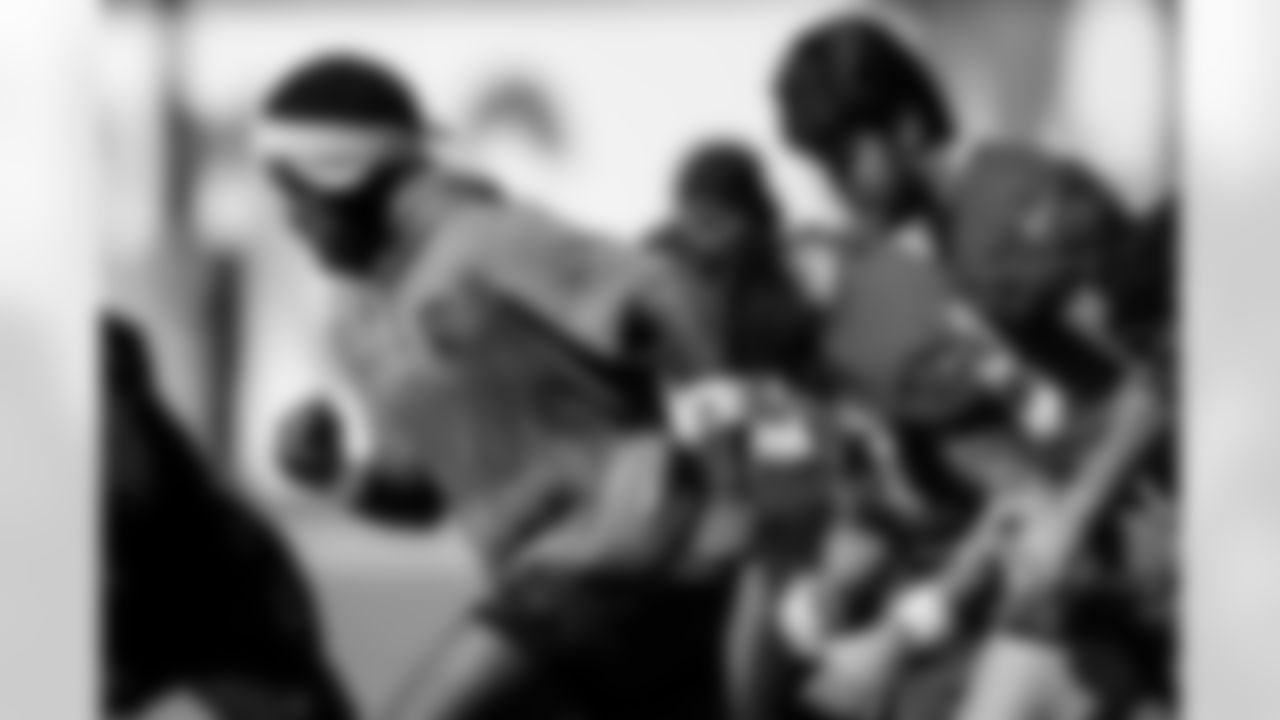 TAMPA, FL - November 13, 2025 - Wide Receiver Chris Godwin Jr. #14 of the Tampa Bay Buccaneers during practice at AdventHealth Training Center. Photo By Kyle Zedaker/Tampa Bay Buccaneers