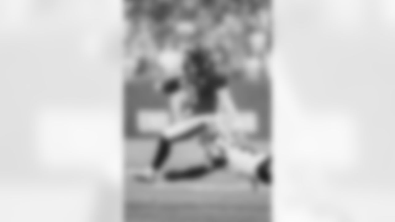 TAMPA, FL - January 03, 2026 - The Carolina Panthers and Tampa Bay Buccaneers play a regular season game at Raymond James Stadium. The Bucs won the game, 16-14. Photo By Kyle Zedaker/Tampa Bay Buccaneers