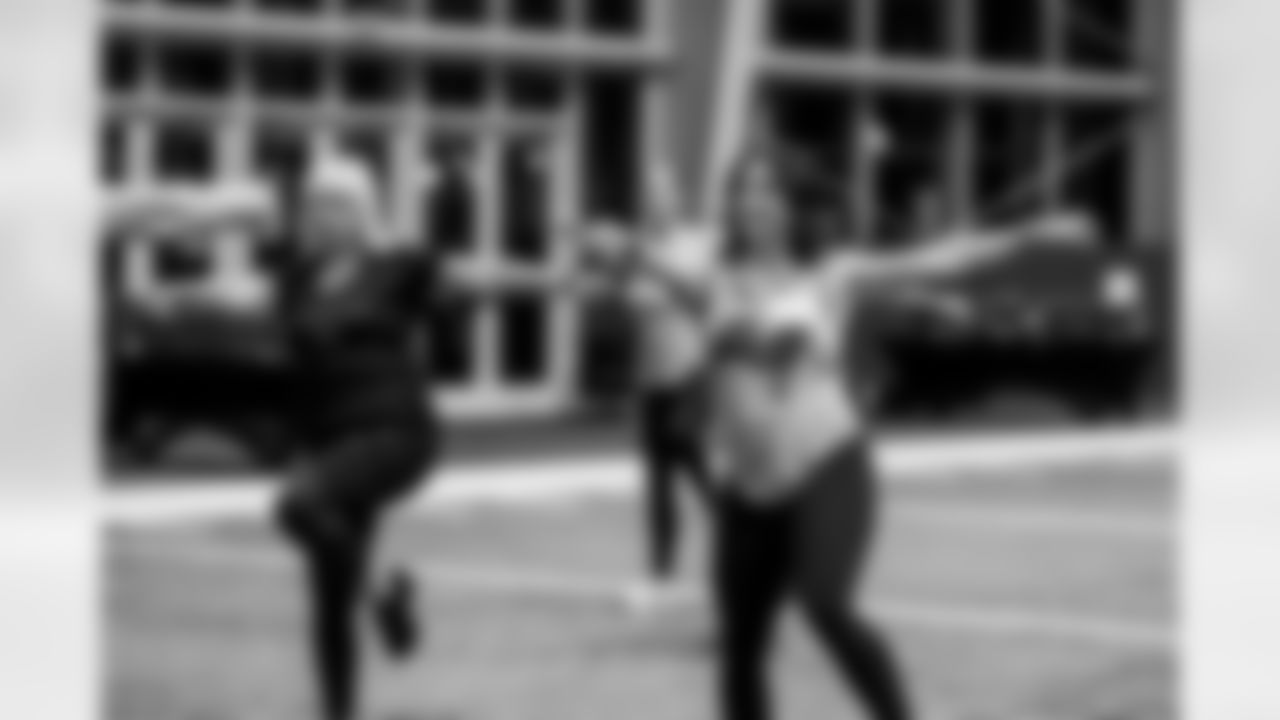 TAMPA, FL - November 19, 2025 - Tampa Bay Buccaneers Cheerleaders and Alumni during Field Rehearsal at AdventHealth Training Center. Photo By Tori Richman/Tampa Bay Buccaneers